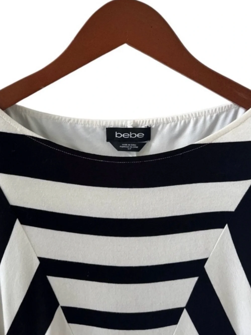 NEW Bebe Black and Egret Diamond Print Boatneck 3/4 Sleeve Dress Size Small